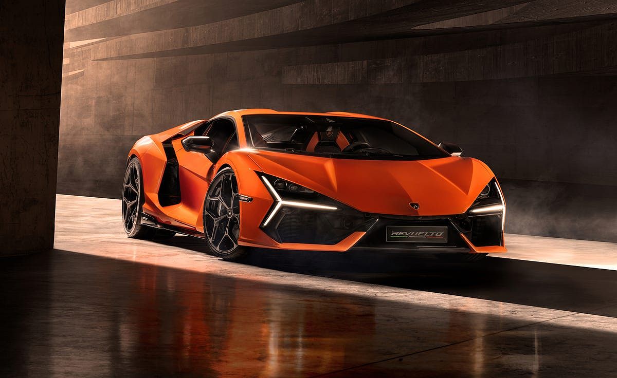 2024 Lamborghini Revuelto