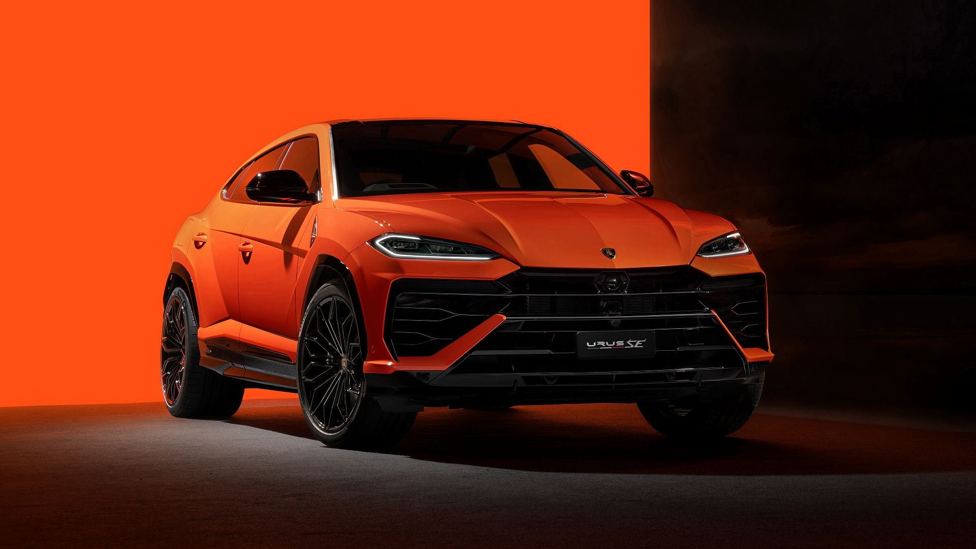 Lamborghini Urus SE Feature