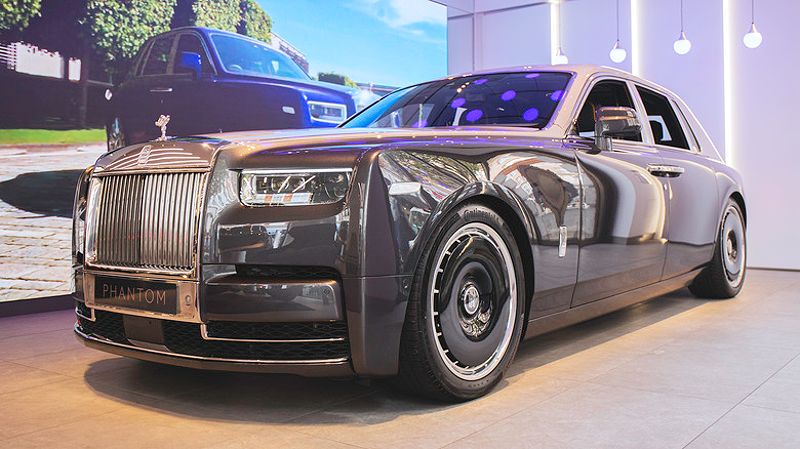 Rolls-Royce Phantom Series II at dealership